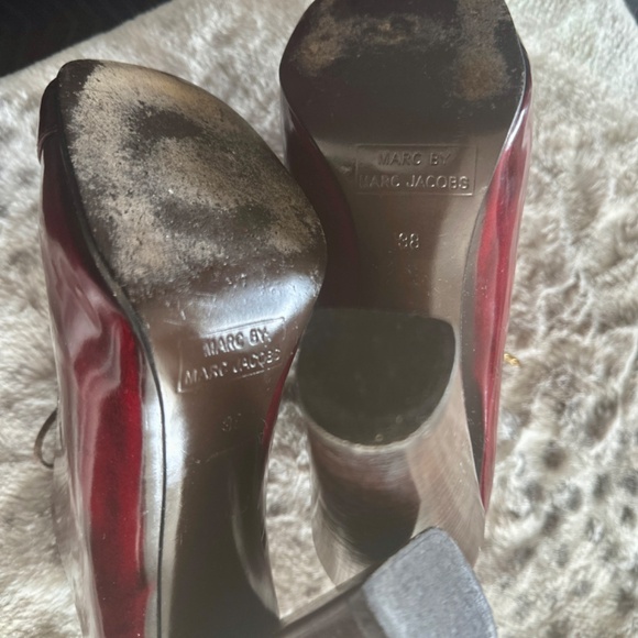 Marc by Marc Jacobs Women's Gold and Burgundy Courts - Picture 10 of 11